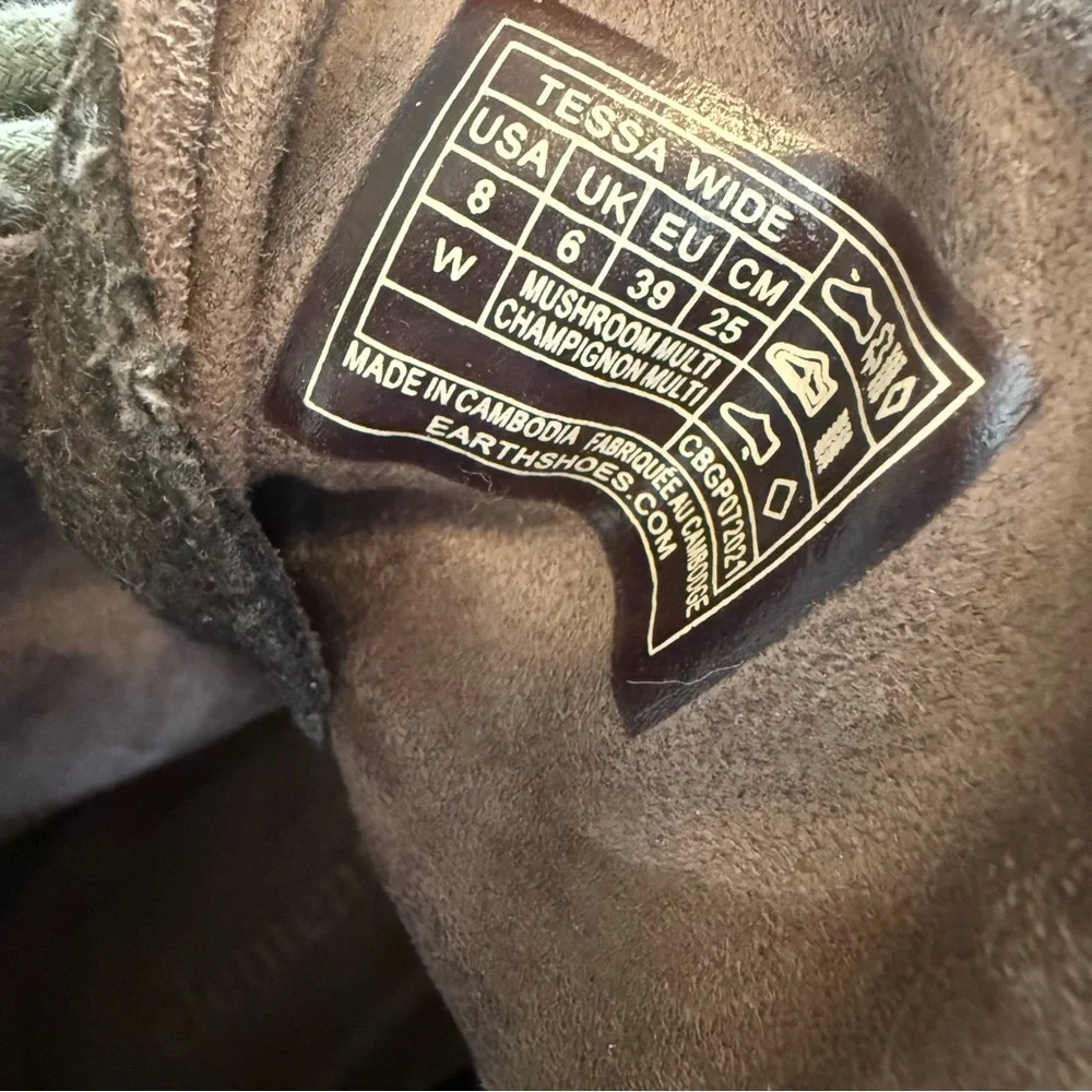 Element Lace-Up Boots in Brown and Tan size 8 wide - Picture 10 of 12